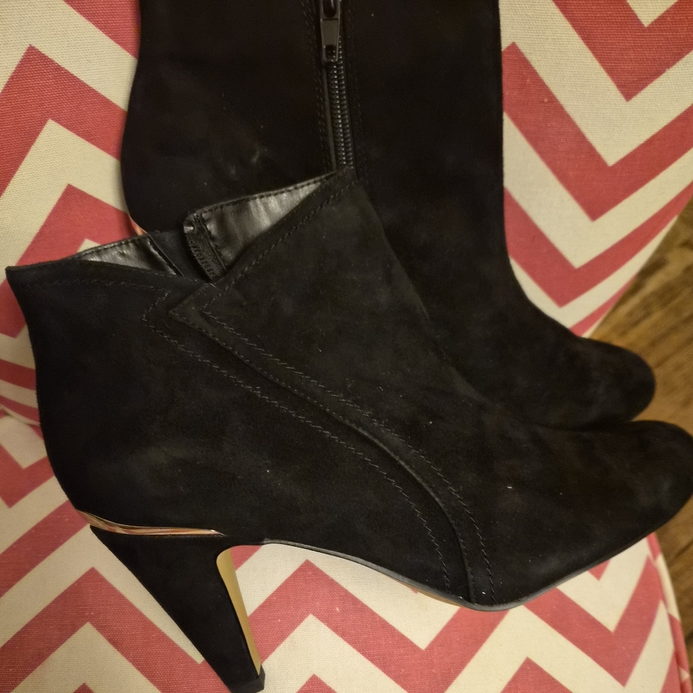 Elegant Black Ankle Boots